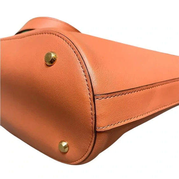 Donna Karan Adan Bucket Bag 100% Leather Pockets & Interior w/ Adjustable Strap - Picture 6 of 13